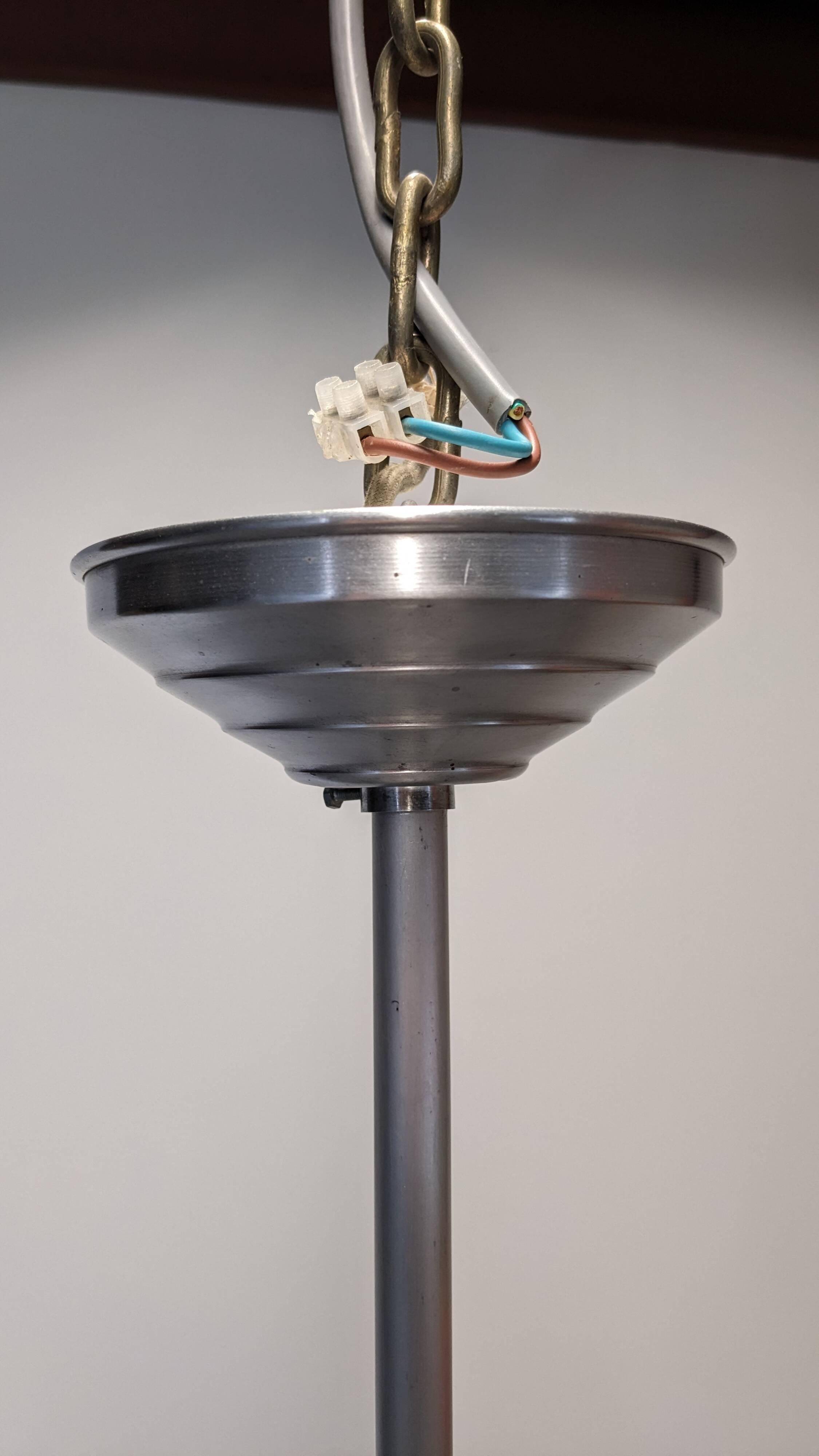 Suspension boule XL Art déco en opaline blanche vers 1920
