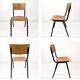 Chaise d’école vintage en bois et métal – style industriel, années 60