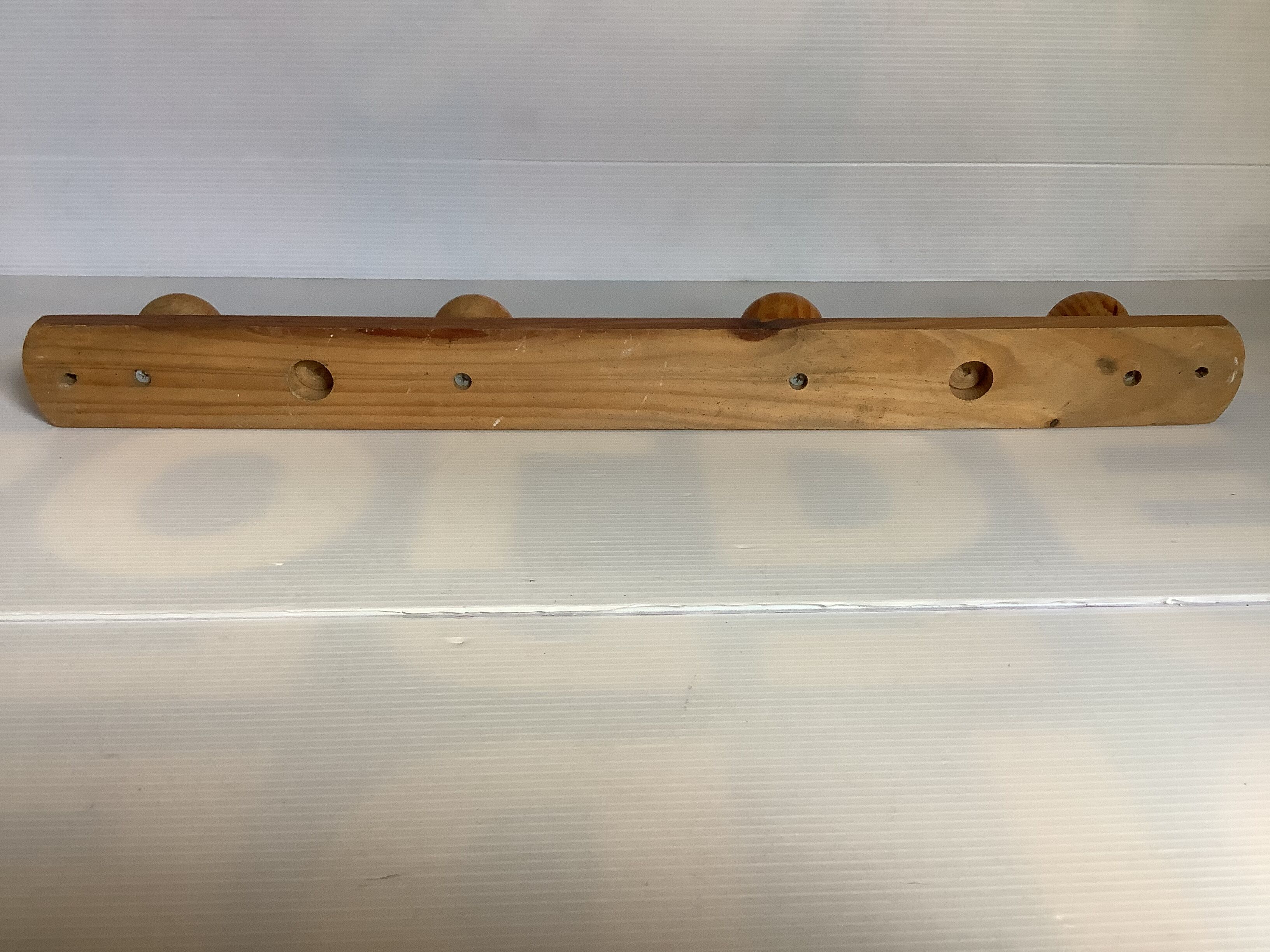 Coat rack in wood