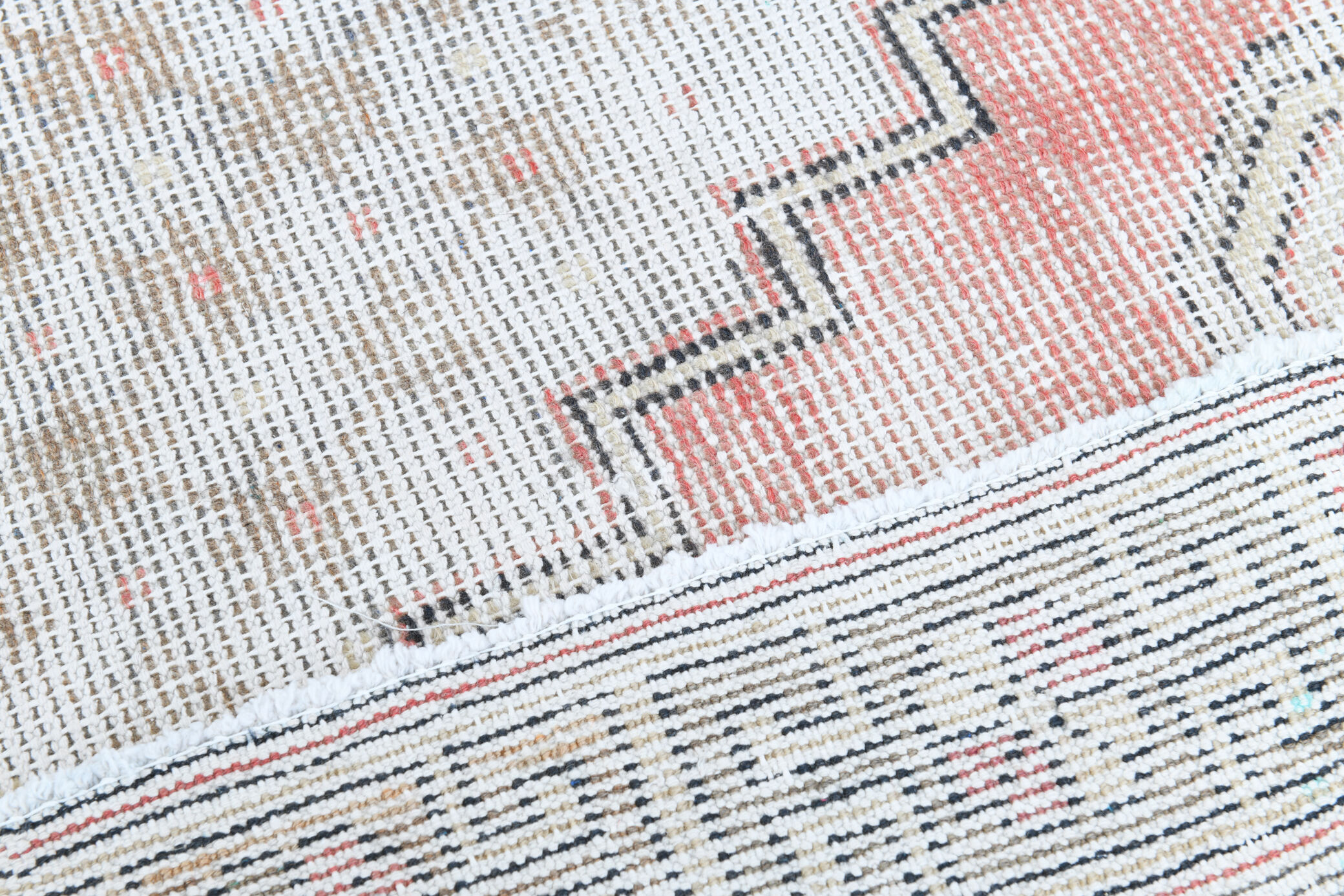 4x9 handmade distressed wool vintage rug 267x129cm