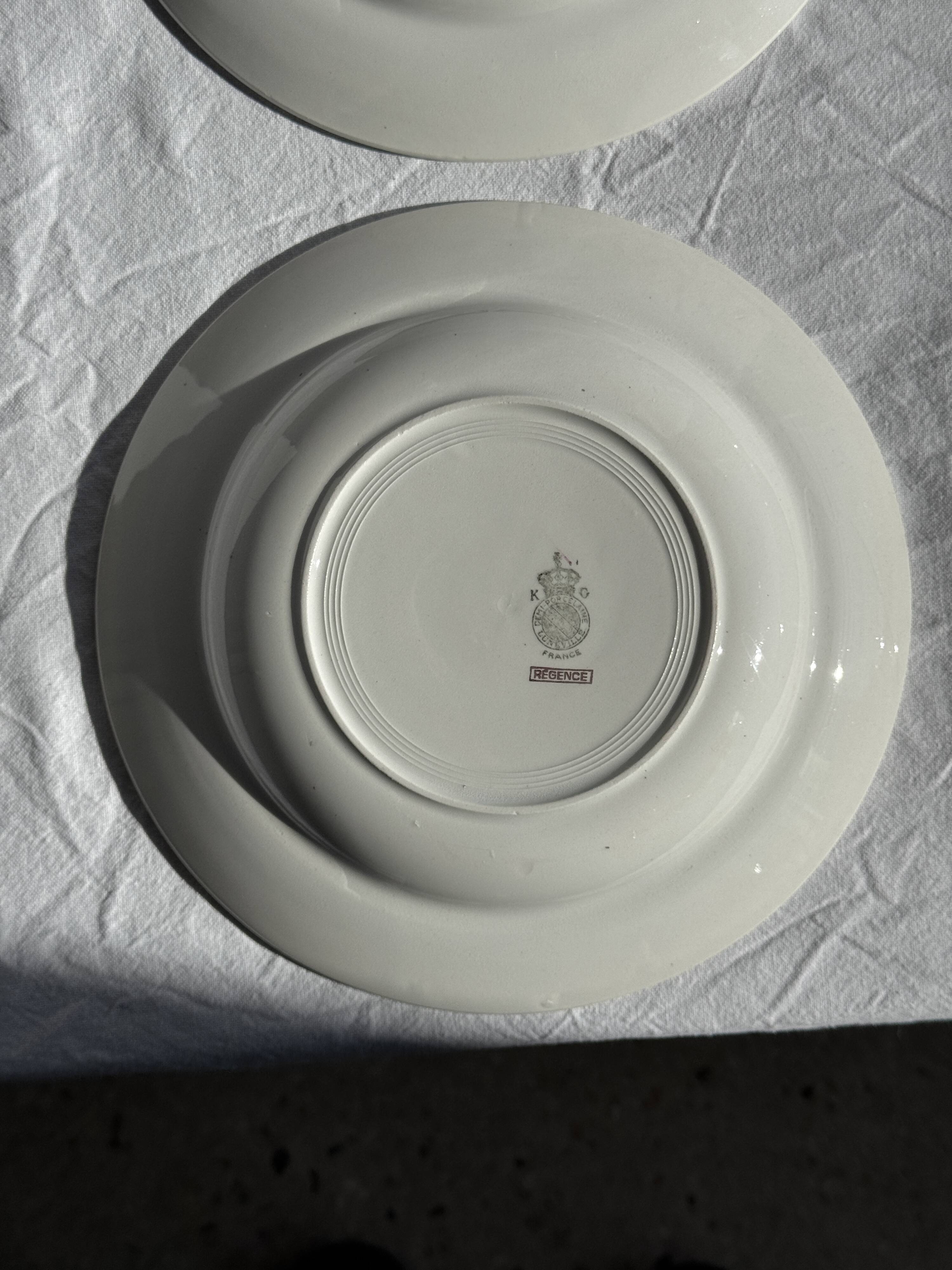 Set of 8 antique turquoise deep plates with a gold rim D22.5