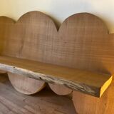 Cloud-shaped shelf made of solid wood