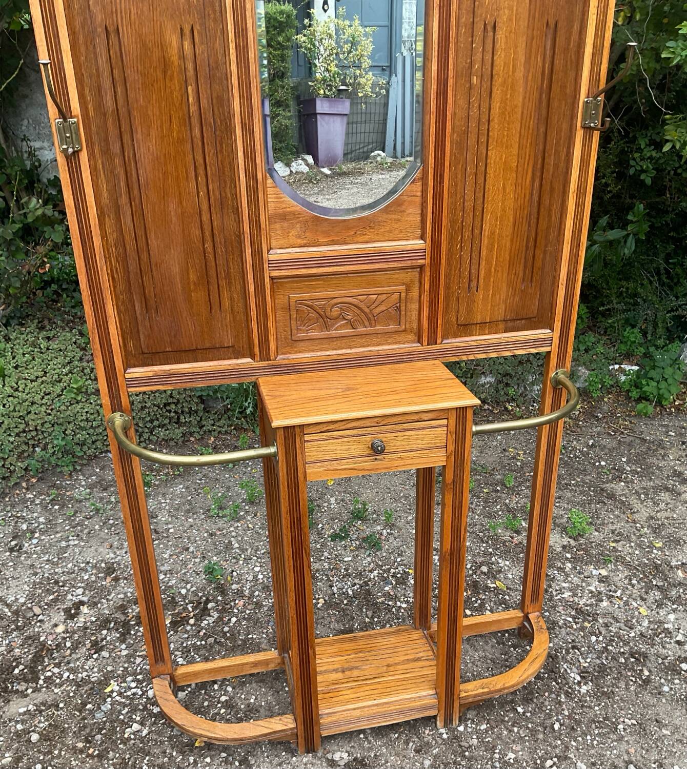 Art Deco oak cloakroom