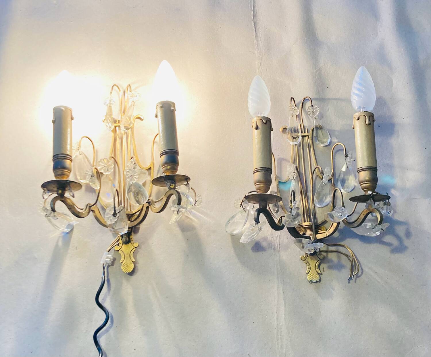 19th century Lyres wall lights in bronze, brass and glass pendants