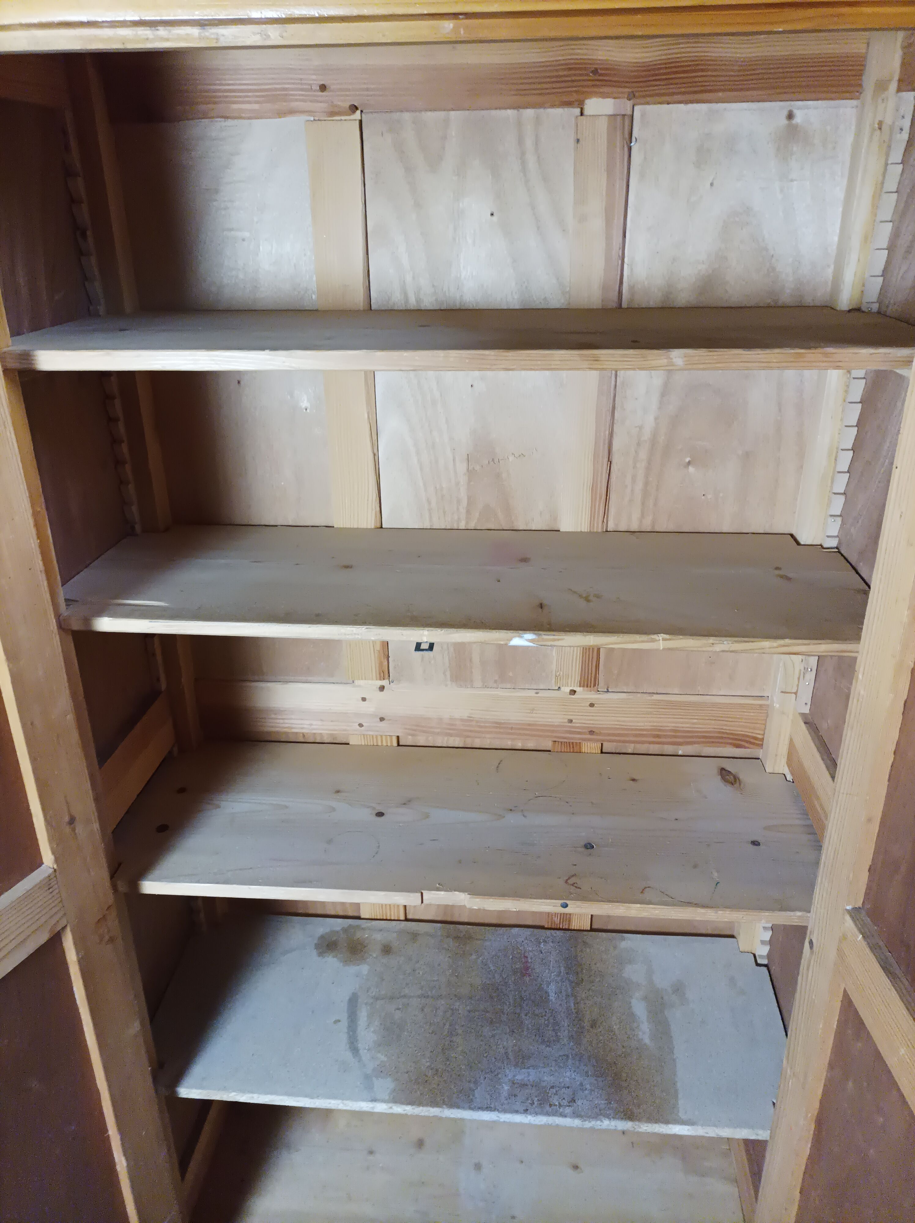 Parisian pine cabinet