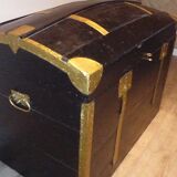 Trunk wooden color black and gold