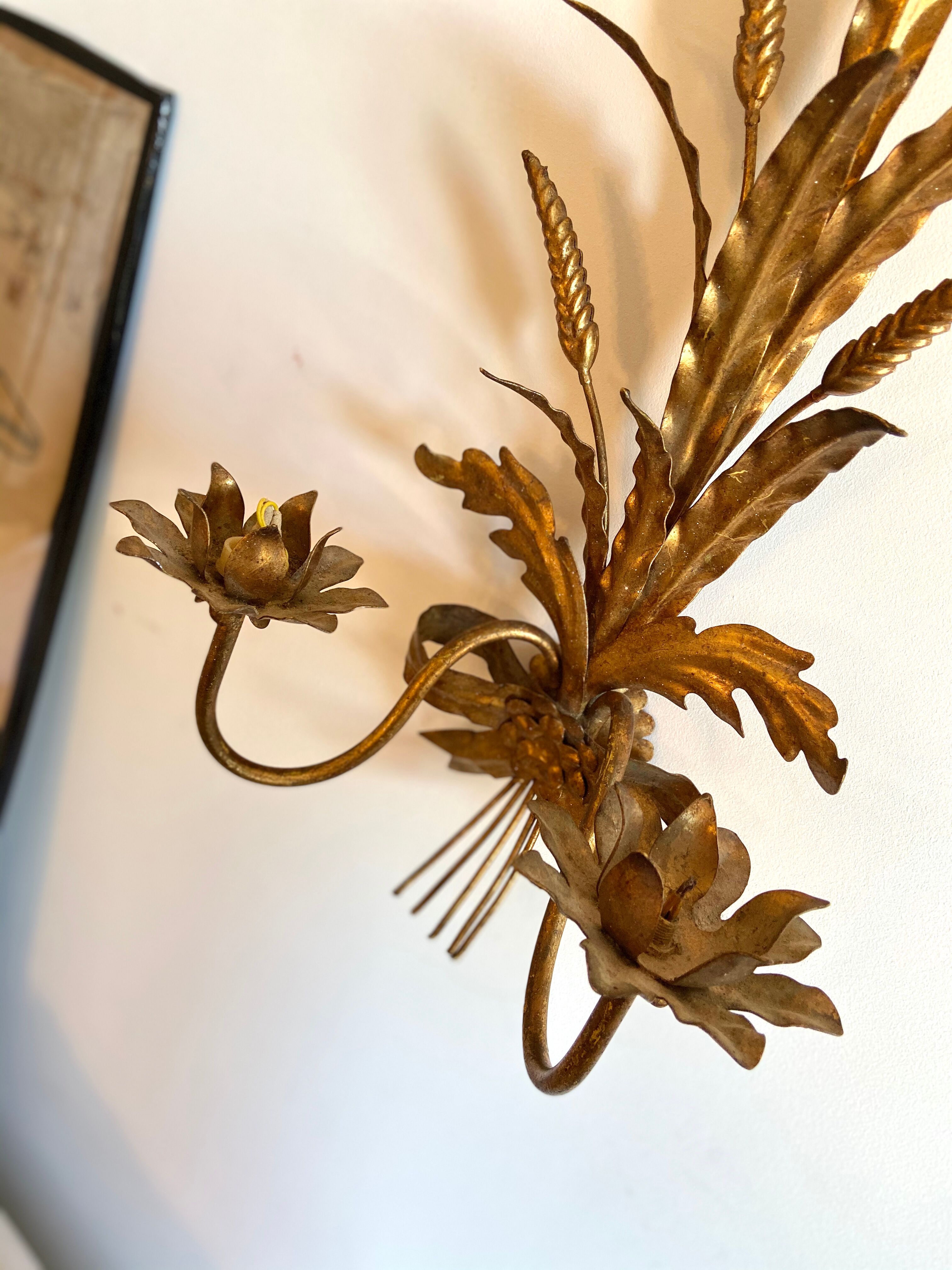 Golden metal wheat ear applicator, 1950s