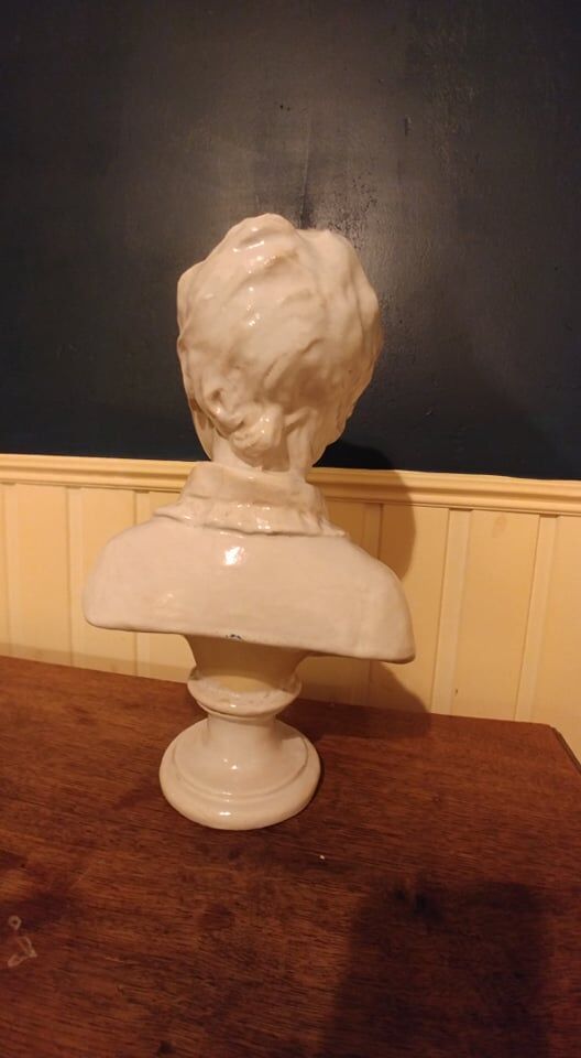 Child bust