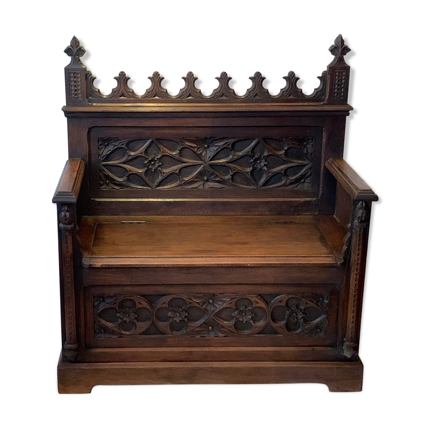 Neo-Gothic chest bench