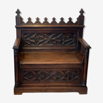 Neo-Gothic chest bench