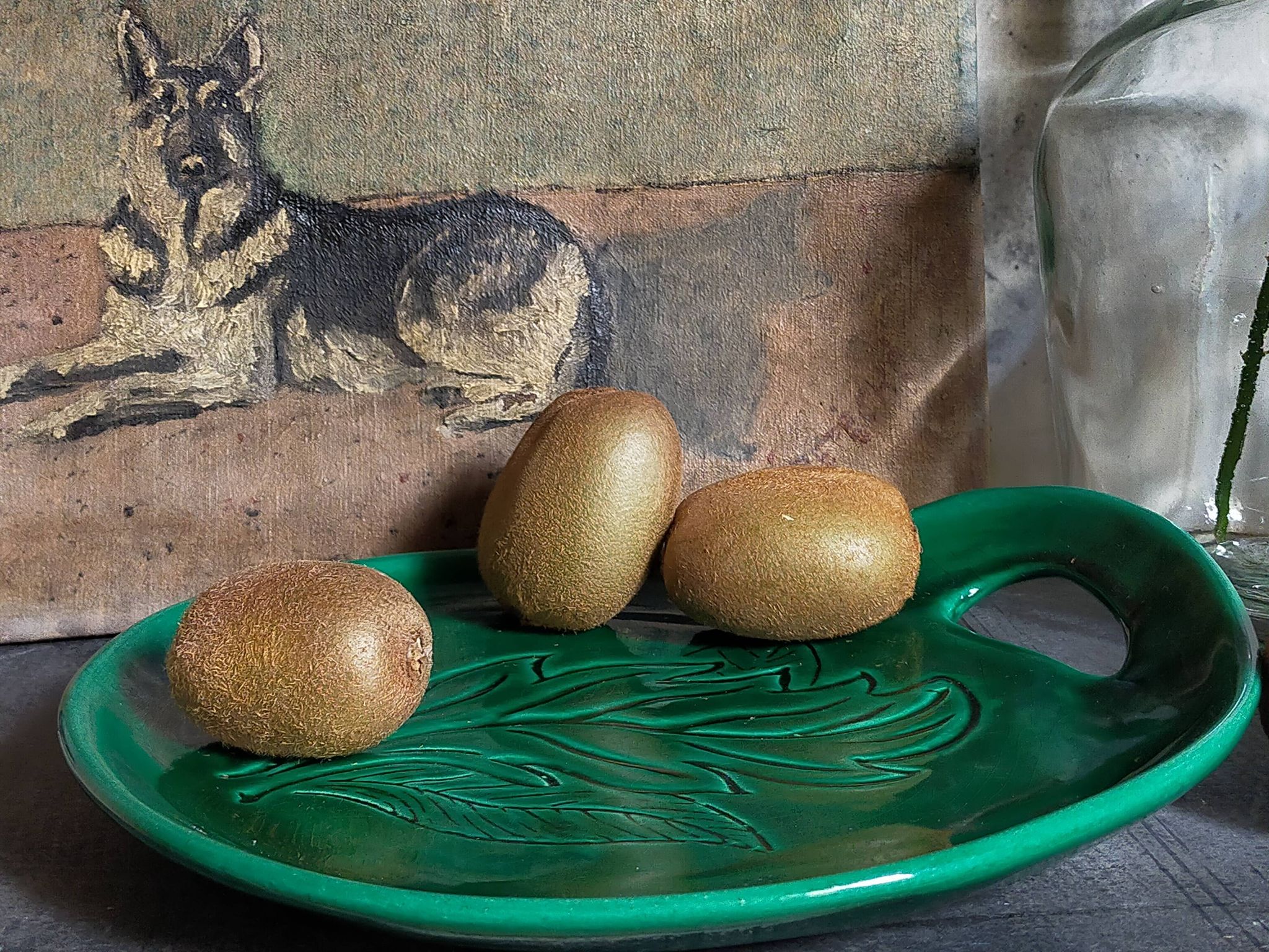 Free-form presentation dish Green Slurry 50s