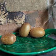 Free-form presentation dish Green Slurry 50s