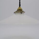 Suspension in opaline white