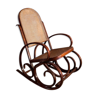 Rocking chair in curved wood