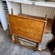 Table pliante en bois imitant le bambou
