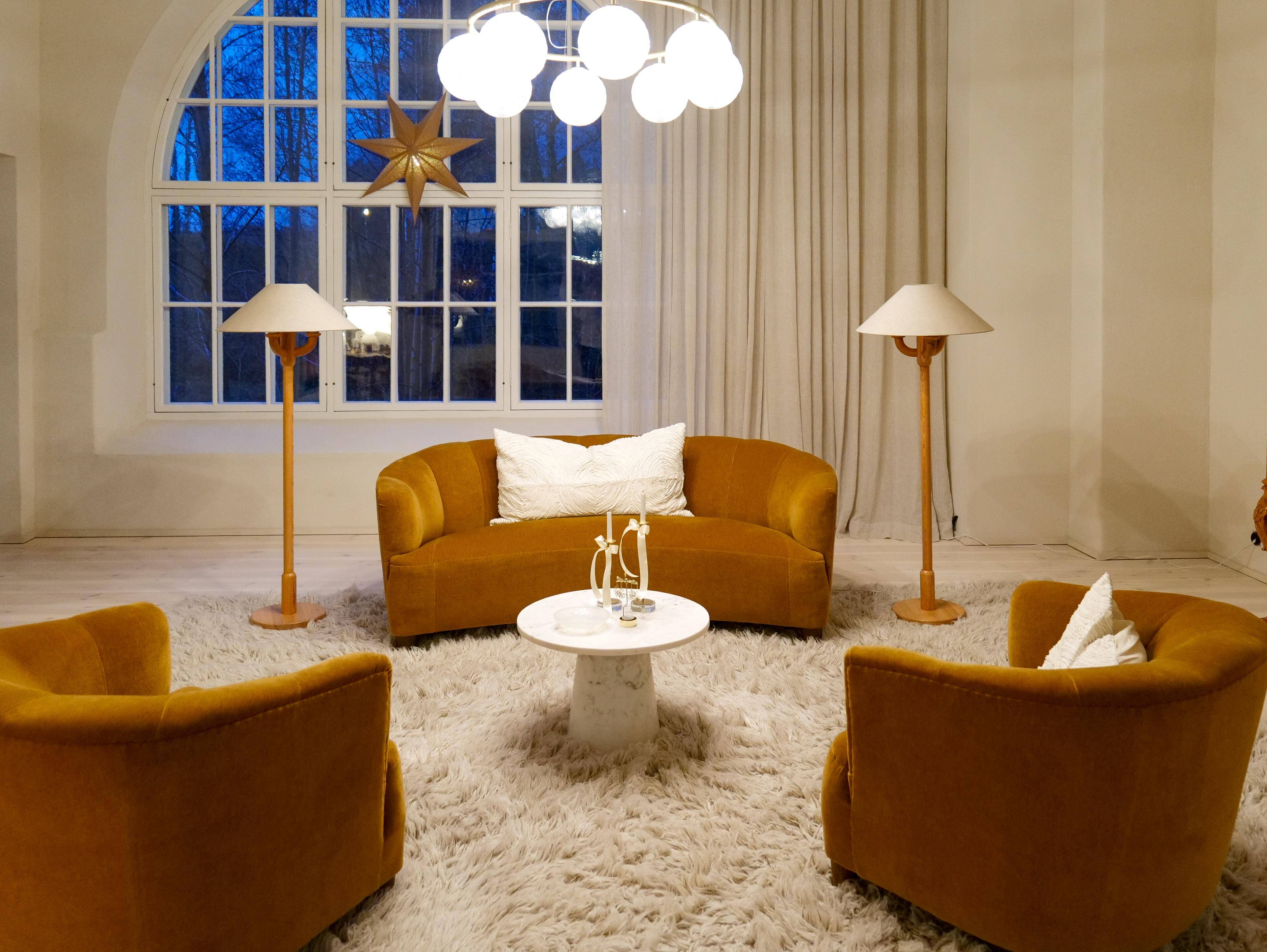 Sculptural modern floor lamps in pine, Sweden 1970s.