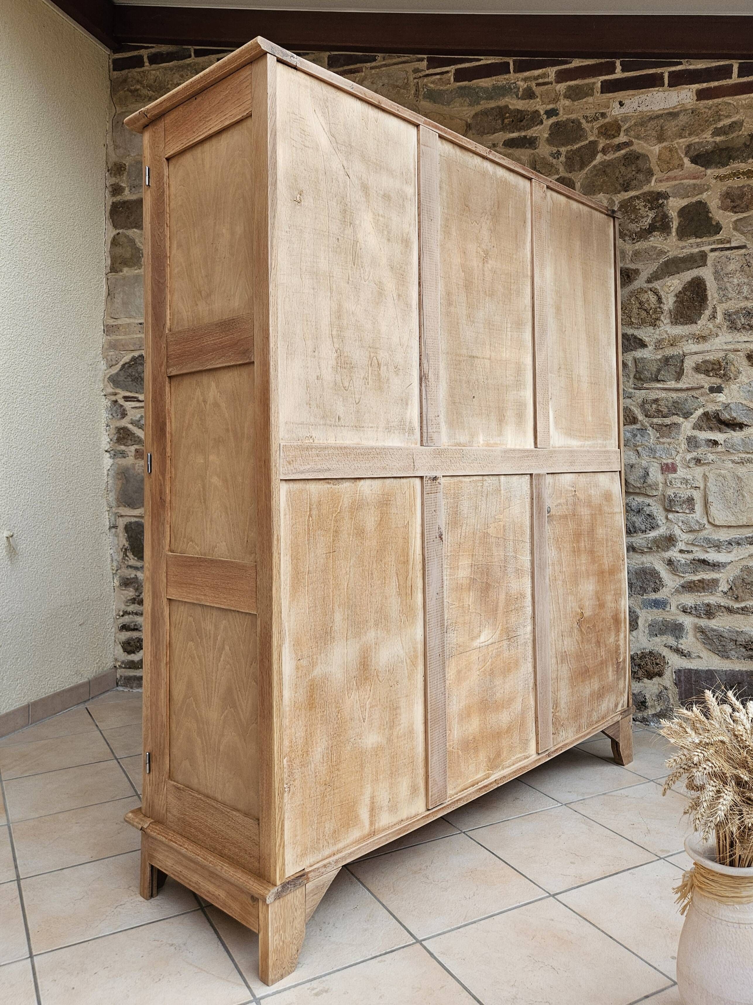 Armoire vintage