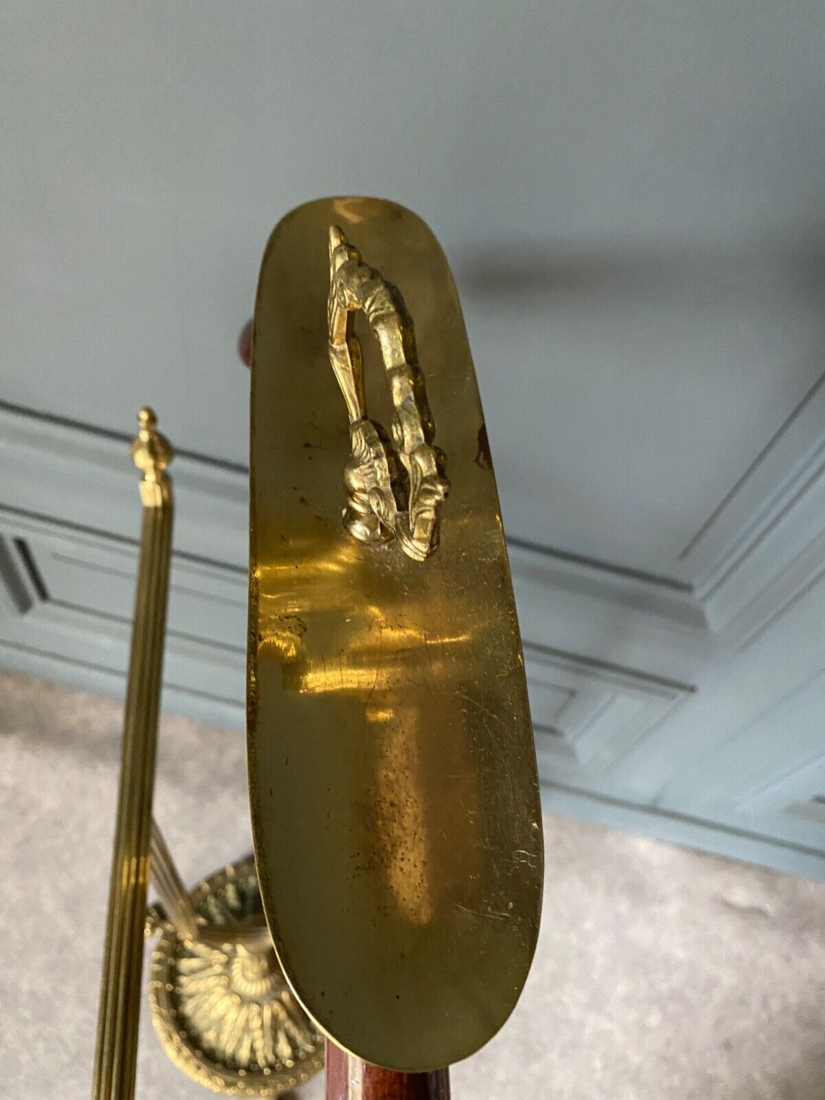 Valet de nuit travail français pieds griffes 1960 brass and wood