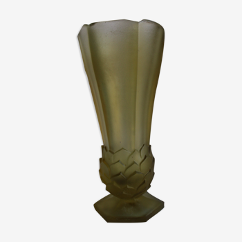 Pineapple vase in frosted glass