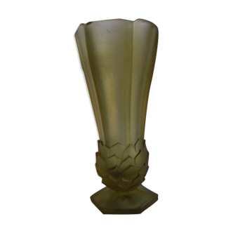 Pineapple vase in frosted glass