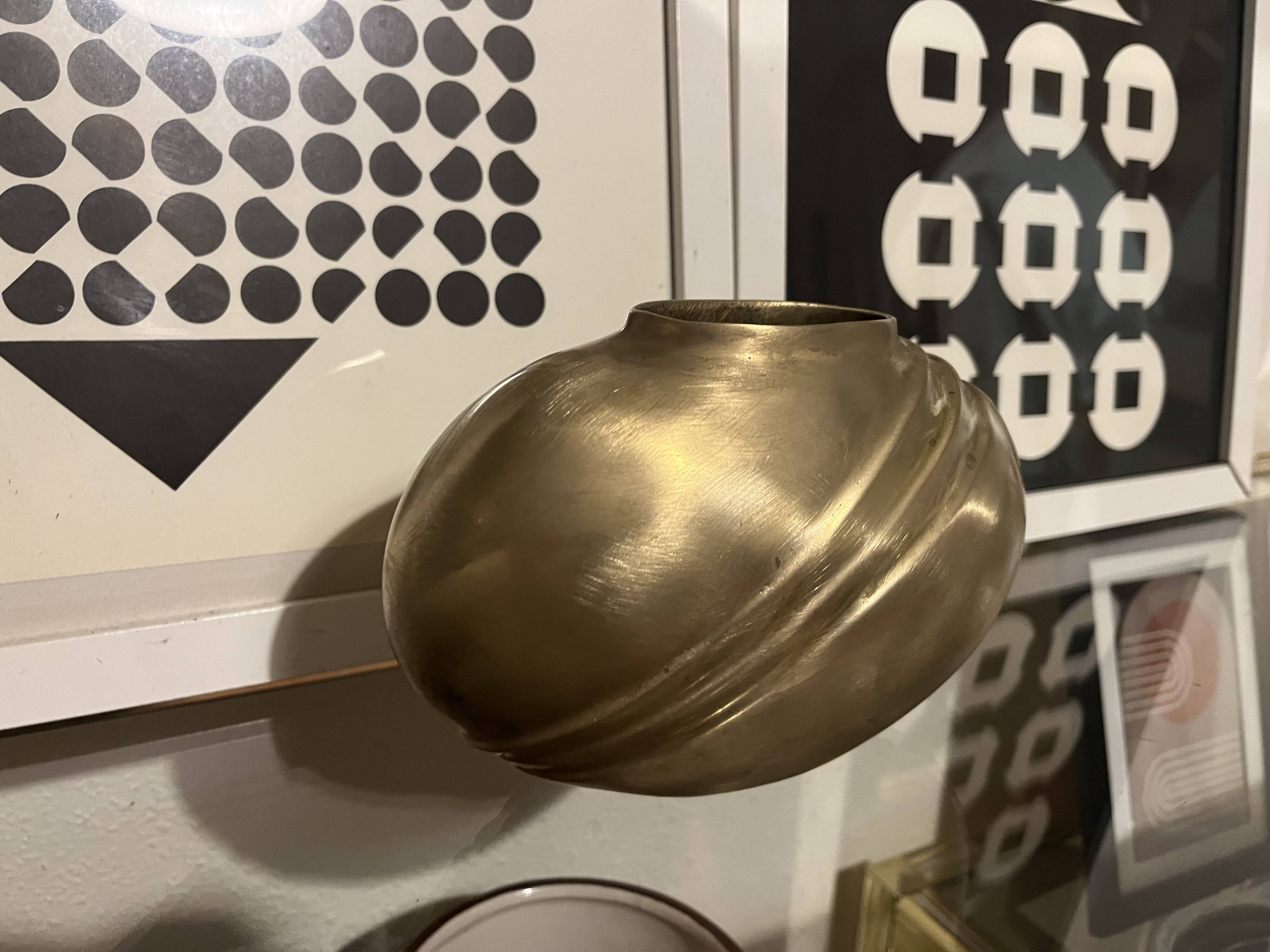 Vase en laiton