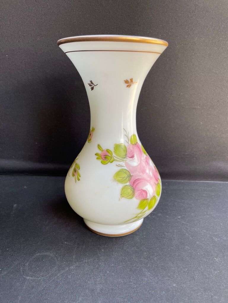 Vase Napoleon III in white opaline with floral decoration with gilding