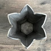 Tulip Vase Habitat – 90s Vintage Design