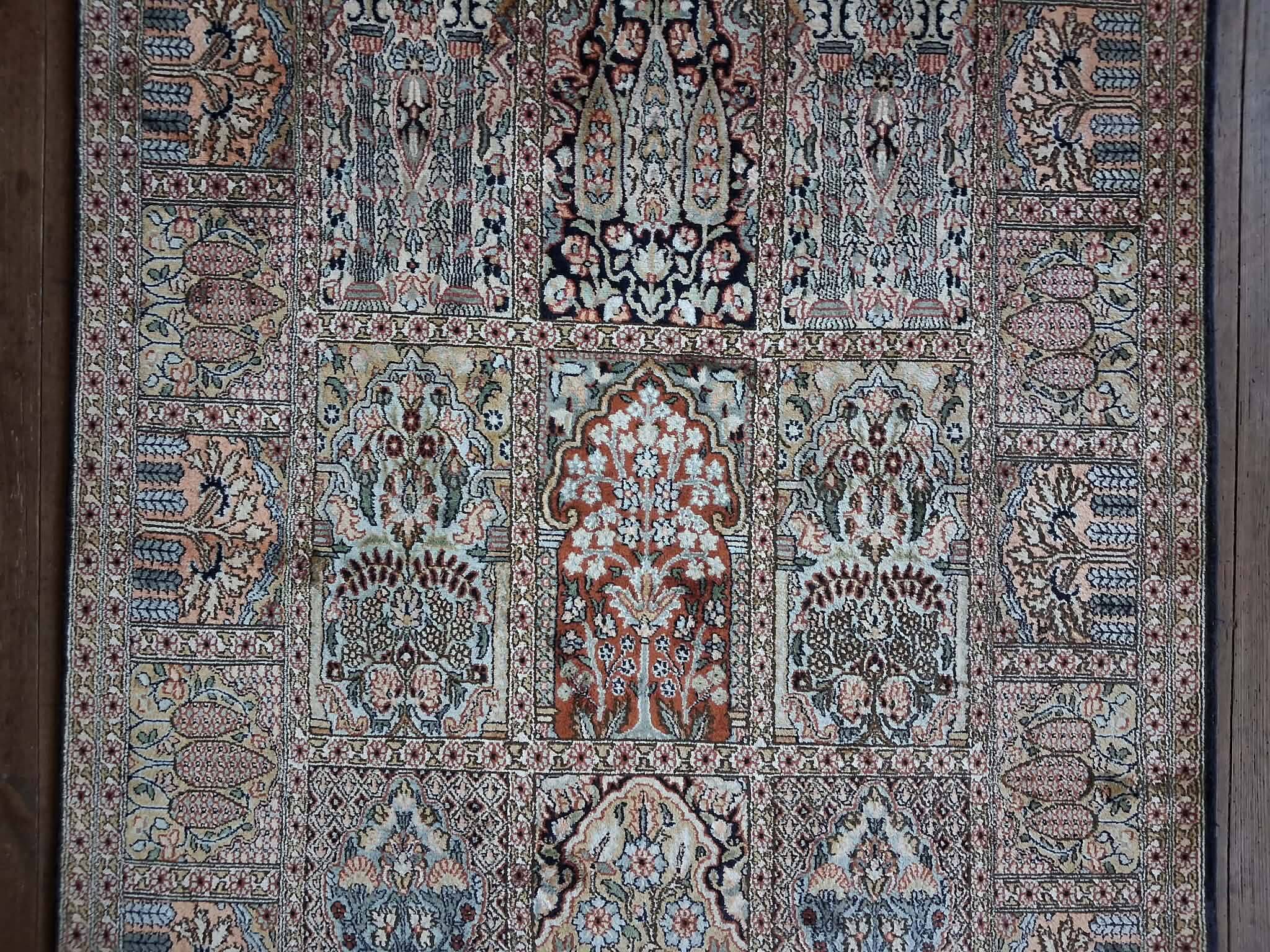 Handmade Indian Kashmiri silk rug 196x122cm