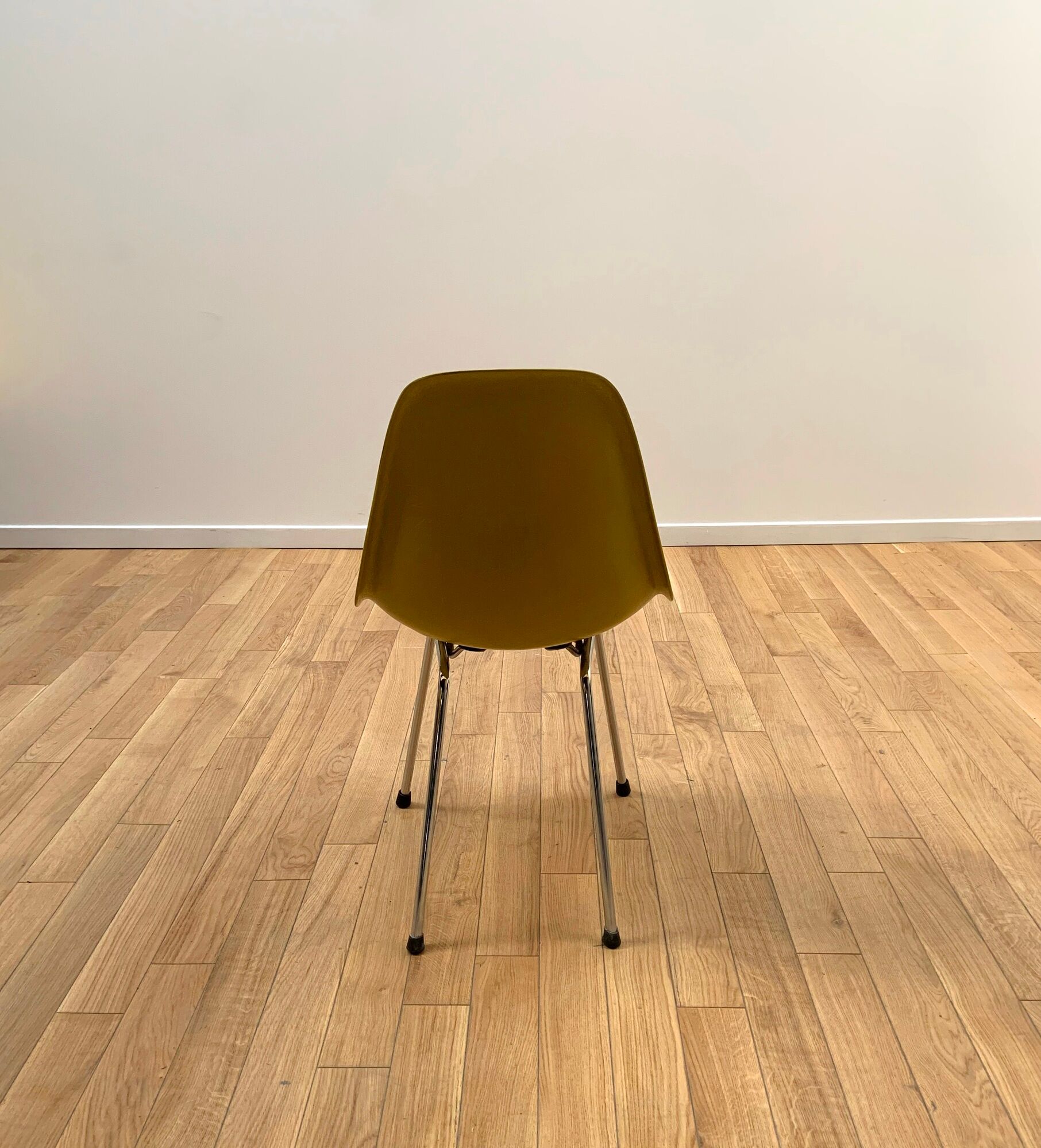 DSX chair by Charles & Ray Eames, Herman Miller for International Furniture