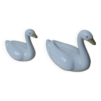 Set of 2 vintage porcelain swan figurines