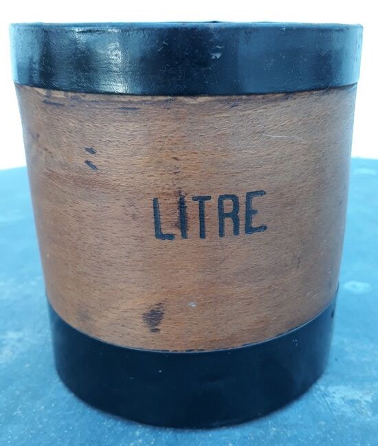 Old grain or cereal measures - called bushels - 1st half XXth