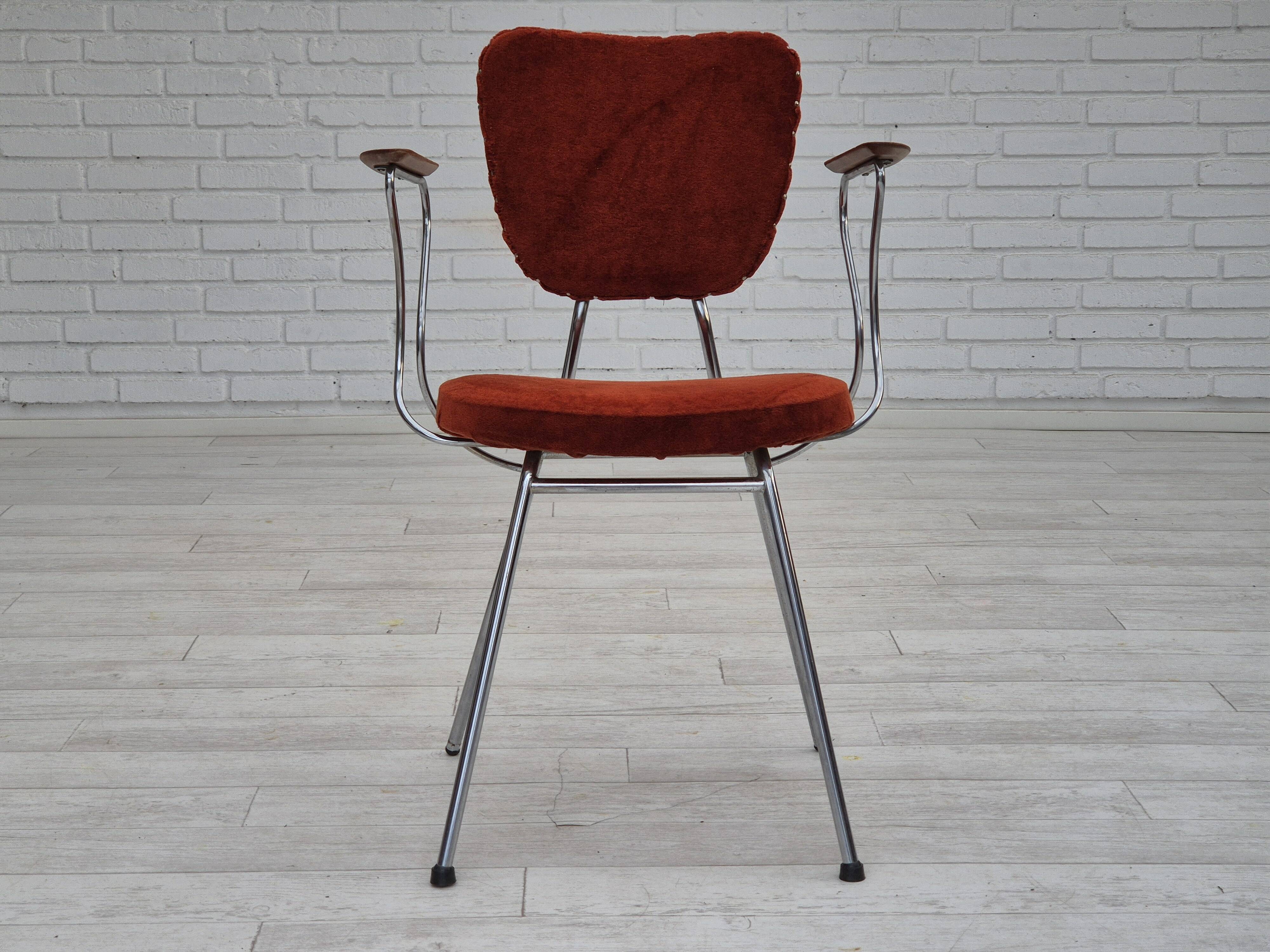 Fauteuil danois des années 1960, état d'origine, accoudoirs en bois de teck, acier chromé.