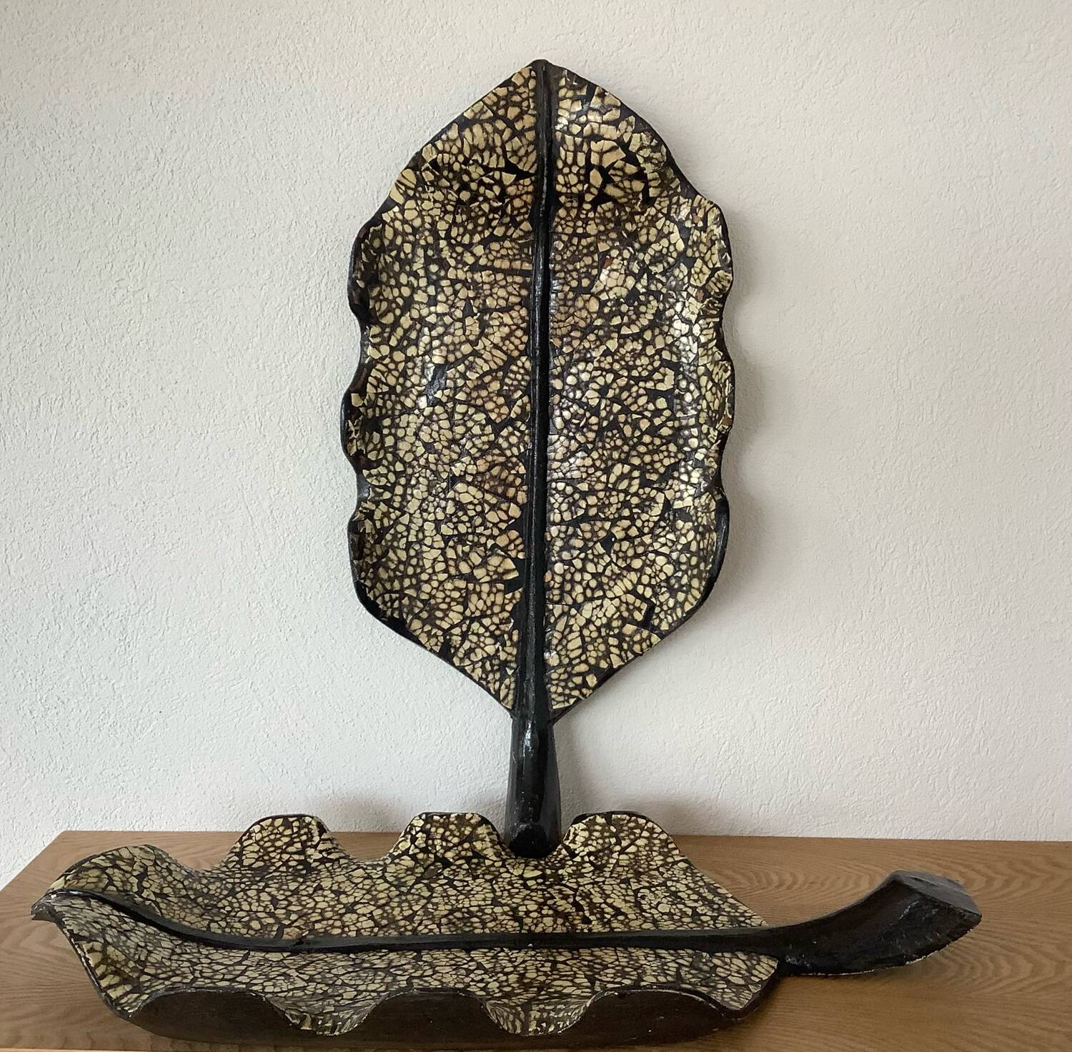 2 Balinese pocket trays