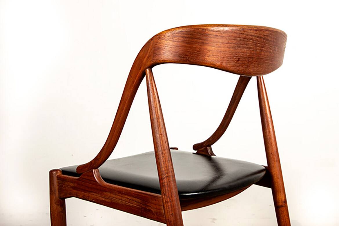 Set of 6 Danish chairs in teak and skai, model 16, Johannes Andersen.