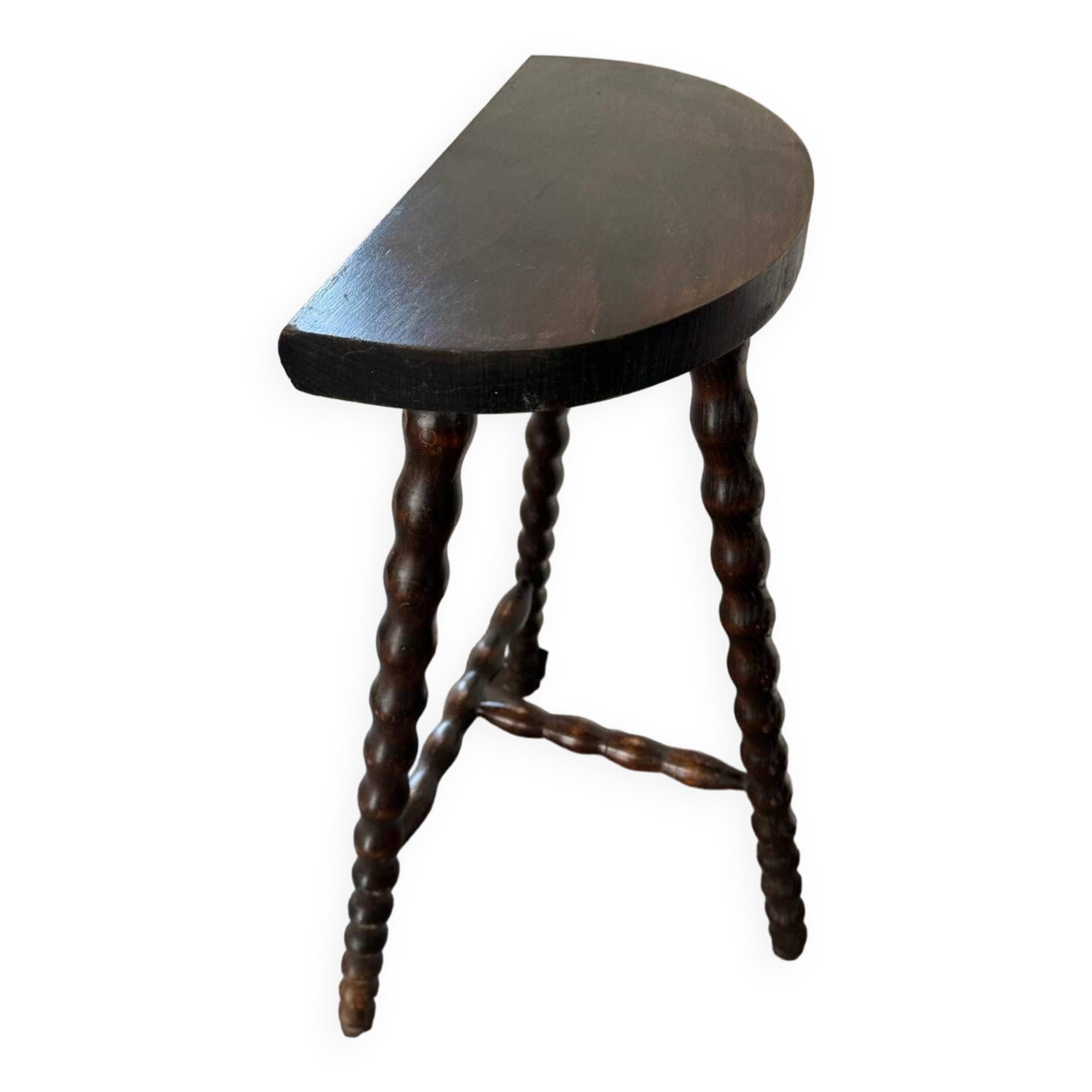 High tripod saddle stool