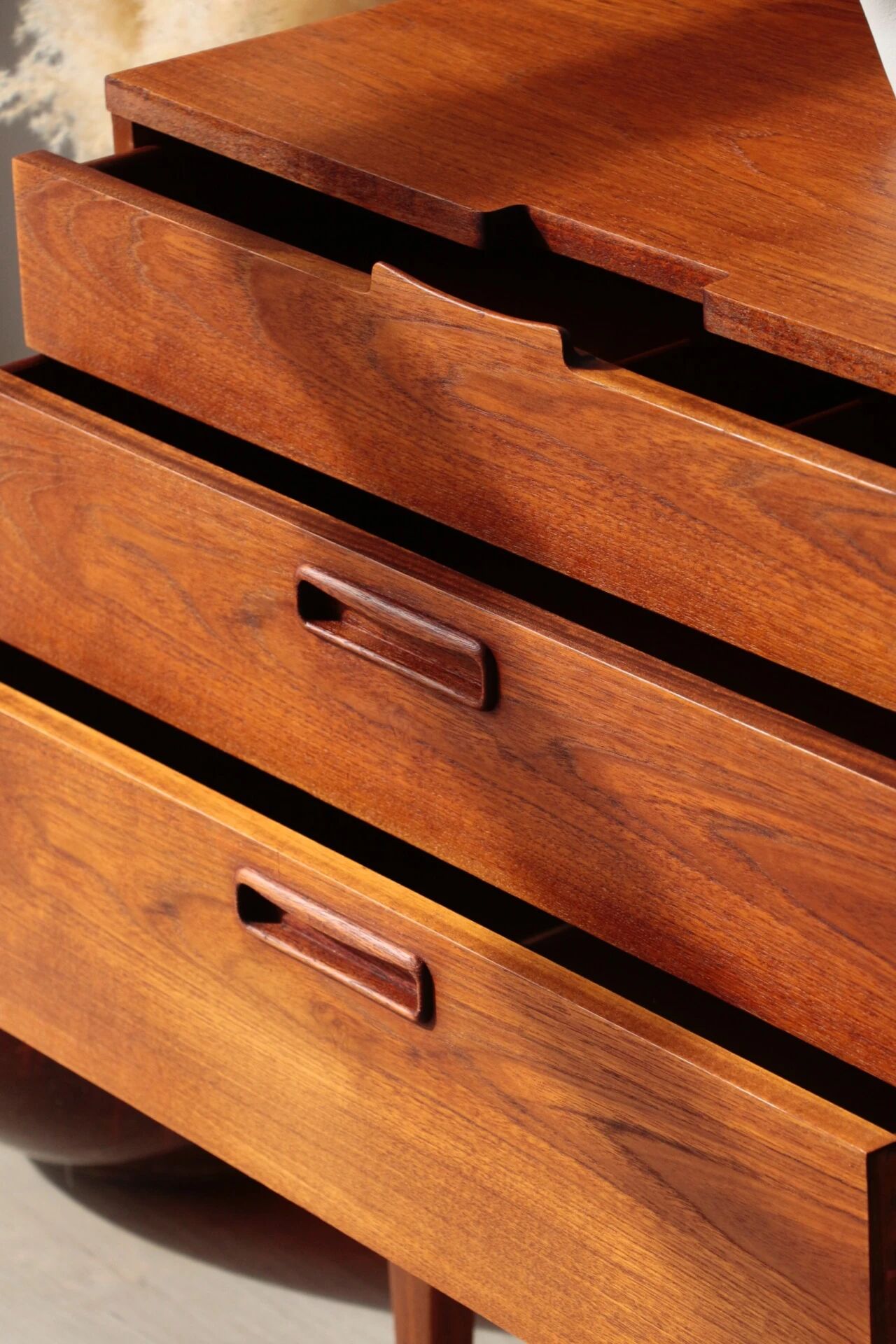 Enfilade Nathan in teak (1960s) – restored English design