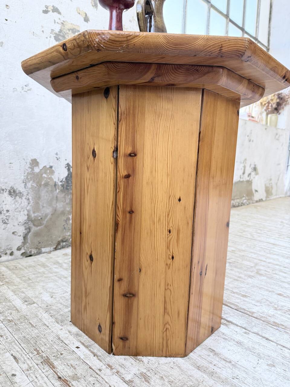 Hexagonal console table guéridon Regain pine 1970