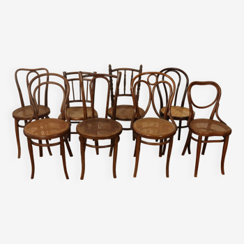 Série 8 chaises bistrot dépareillé Thonet