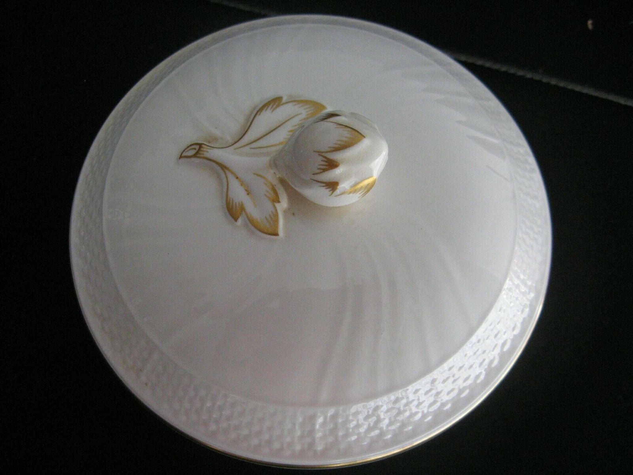 Porcelain box from Villeroy & Boch Heinrich Louisenburg Gold