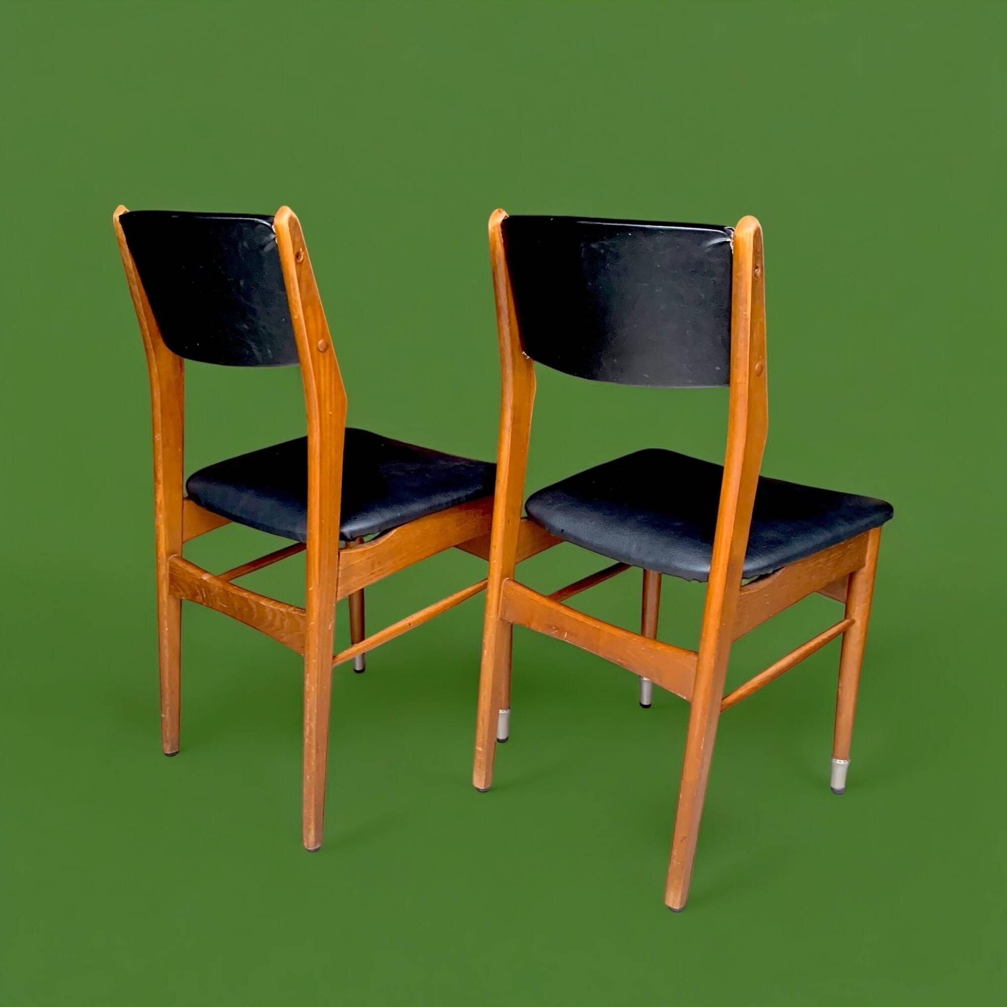 Pair of Scandinavian chairs in wood and black skai