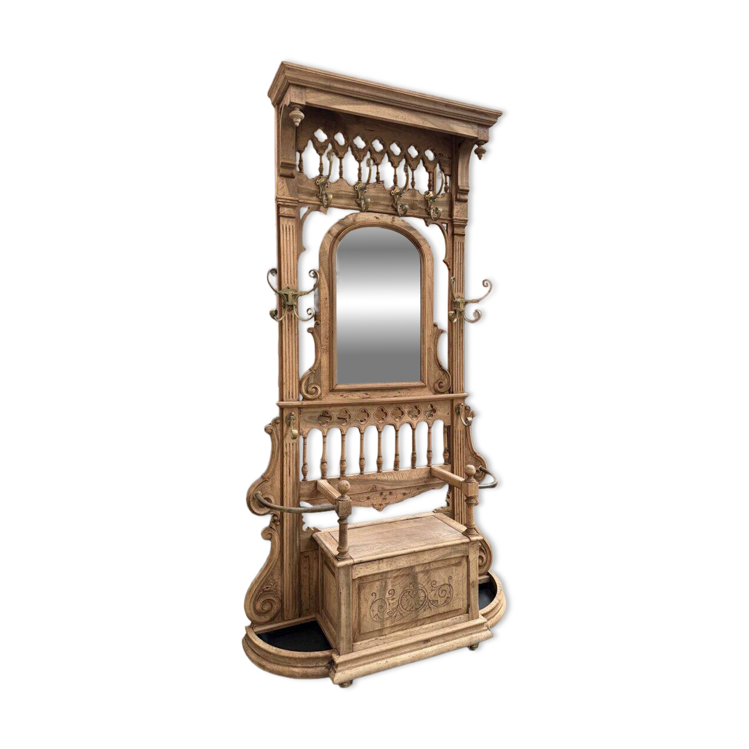 Entrance hall wardrobe in walnut, late 19th century.