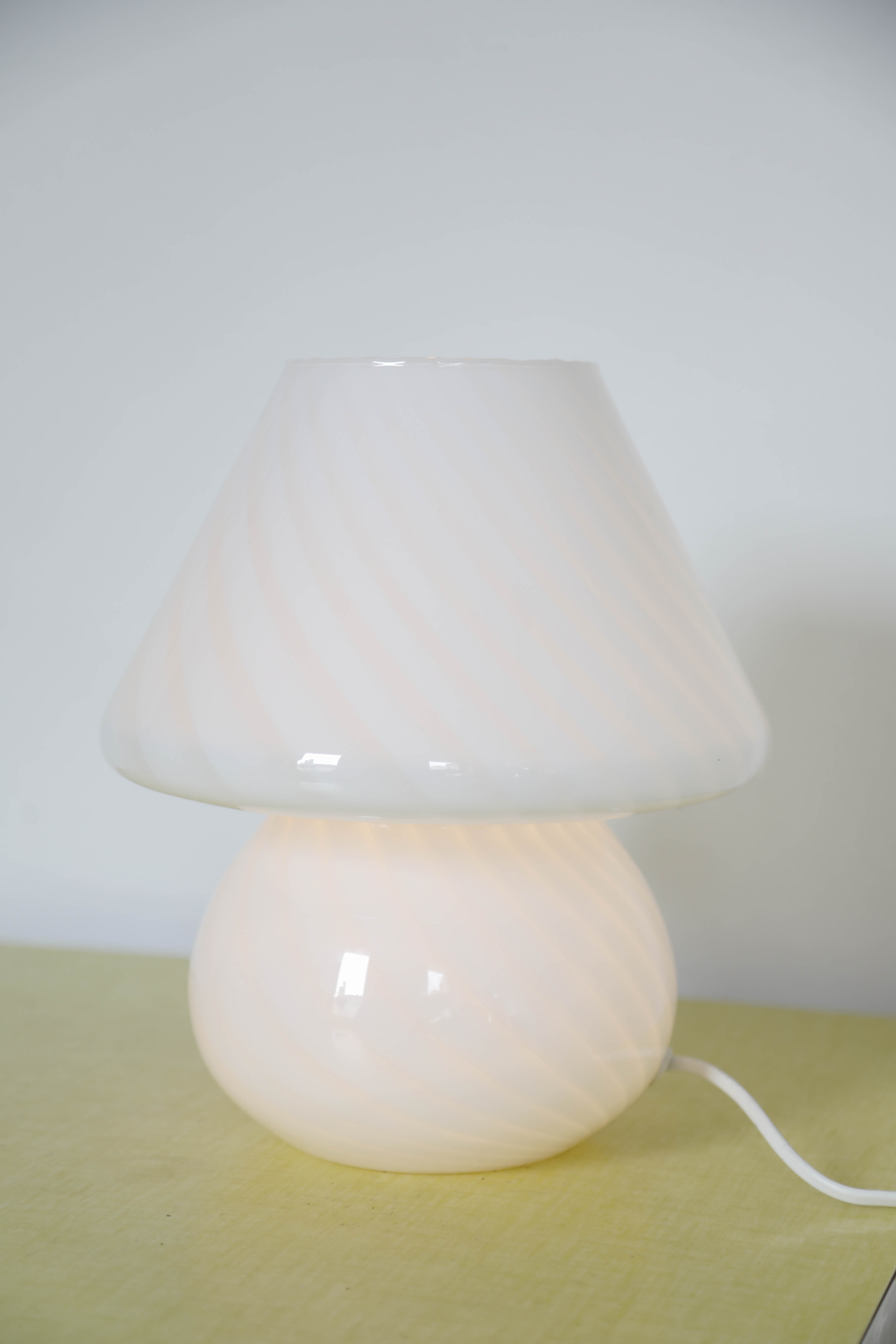 Lamp Swirl Vistosi Murano mushroom