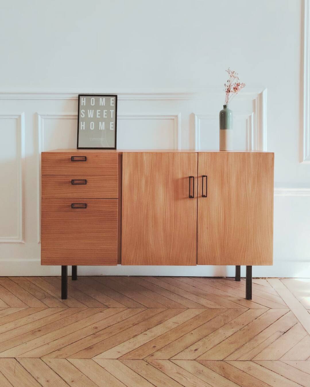 Renovated vintage modernist enfilade, 1950s-60s.