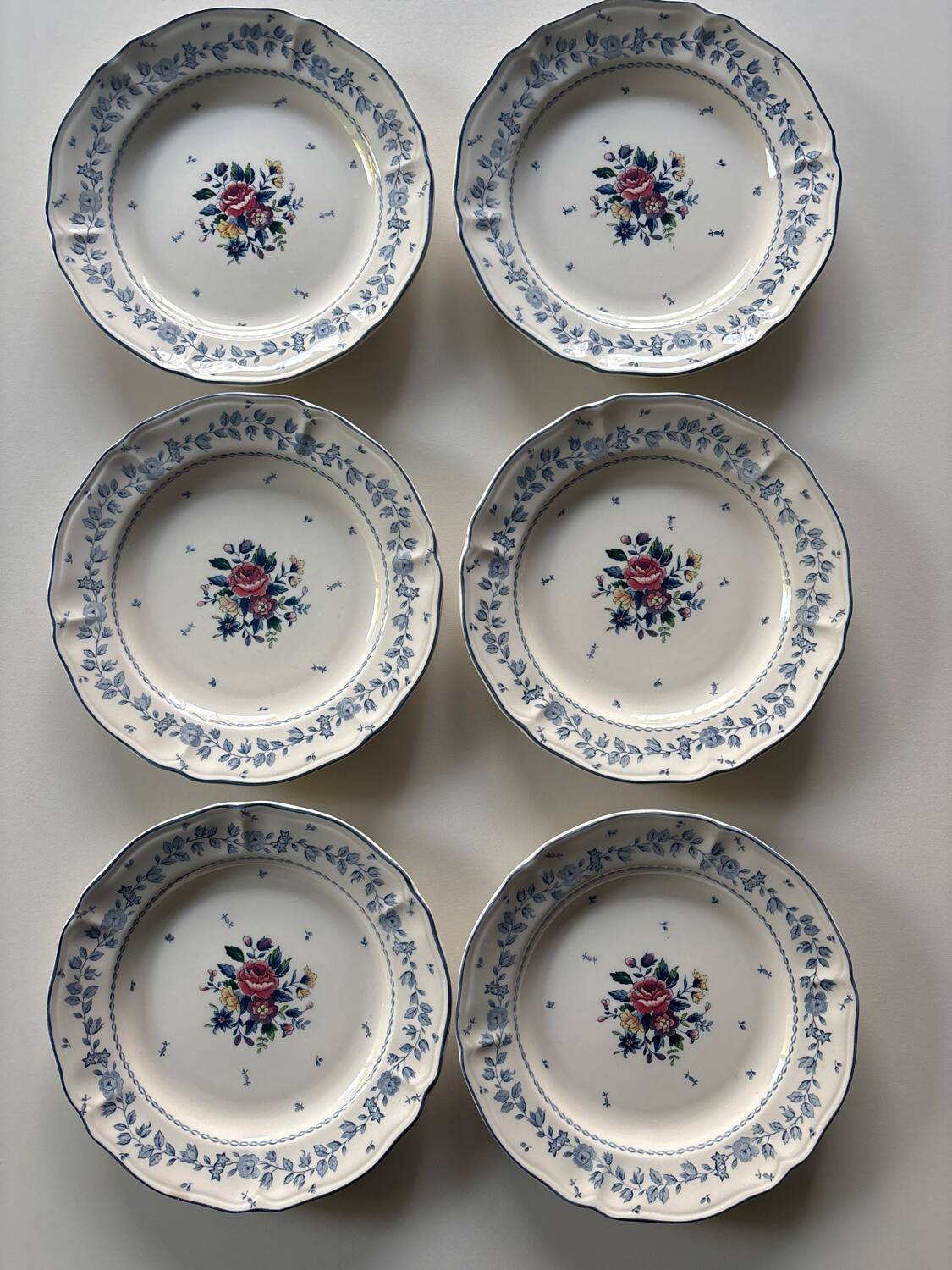 Assiettes à dessert en faïence anglaise