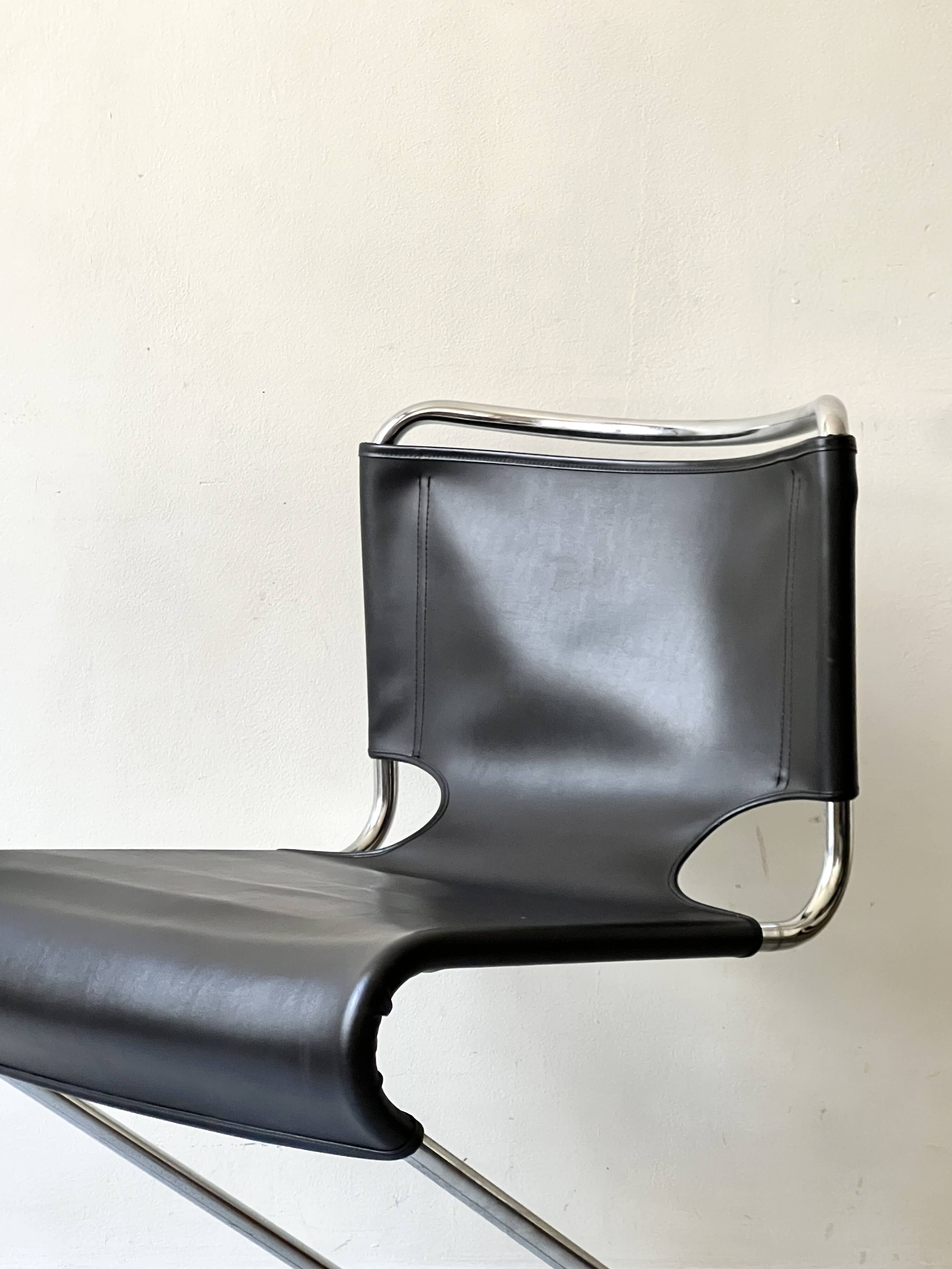 Chaise en métal tubulaire et cuir par Olivier Mourgue, France 1960-70