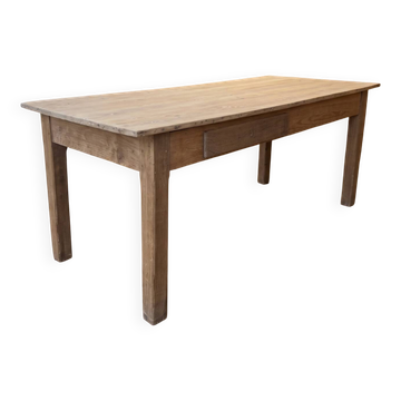 Farm table