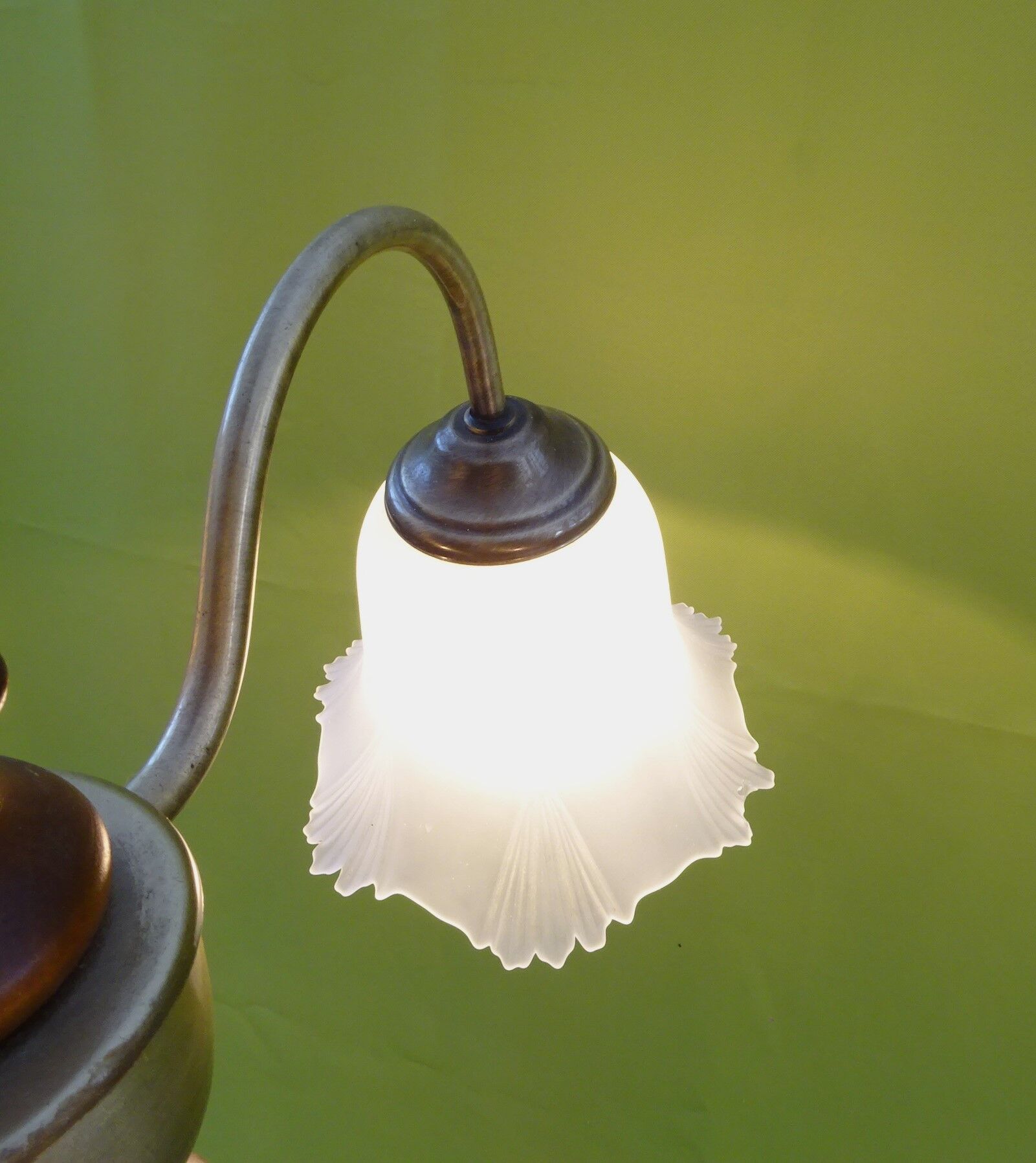 3-branched chandelier in opaque glass