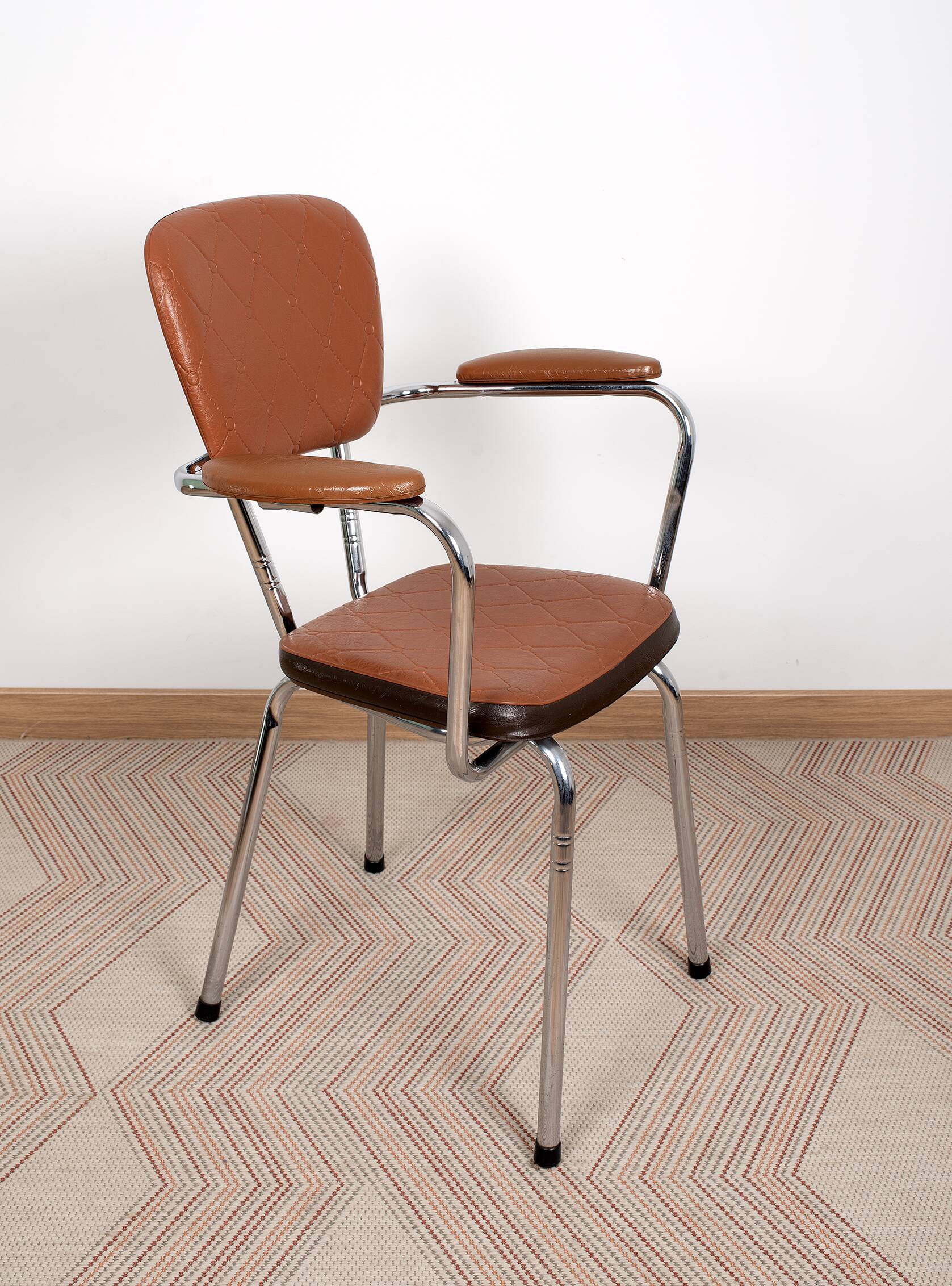 Chaise vintage chromé, marque l’auvergnate