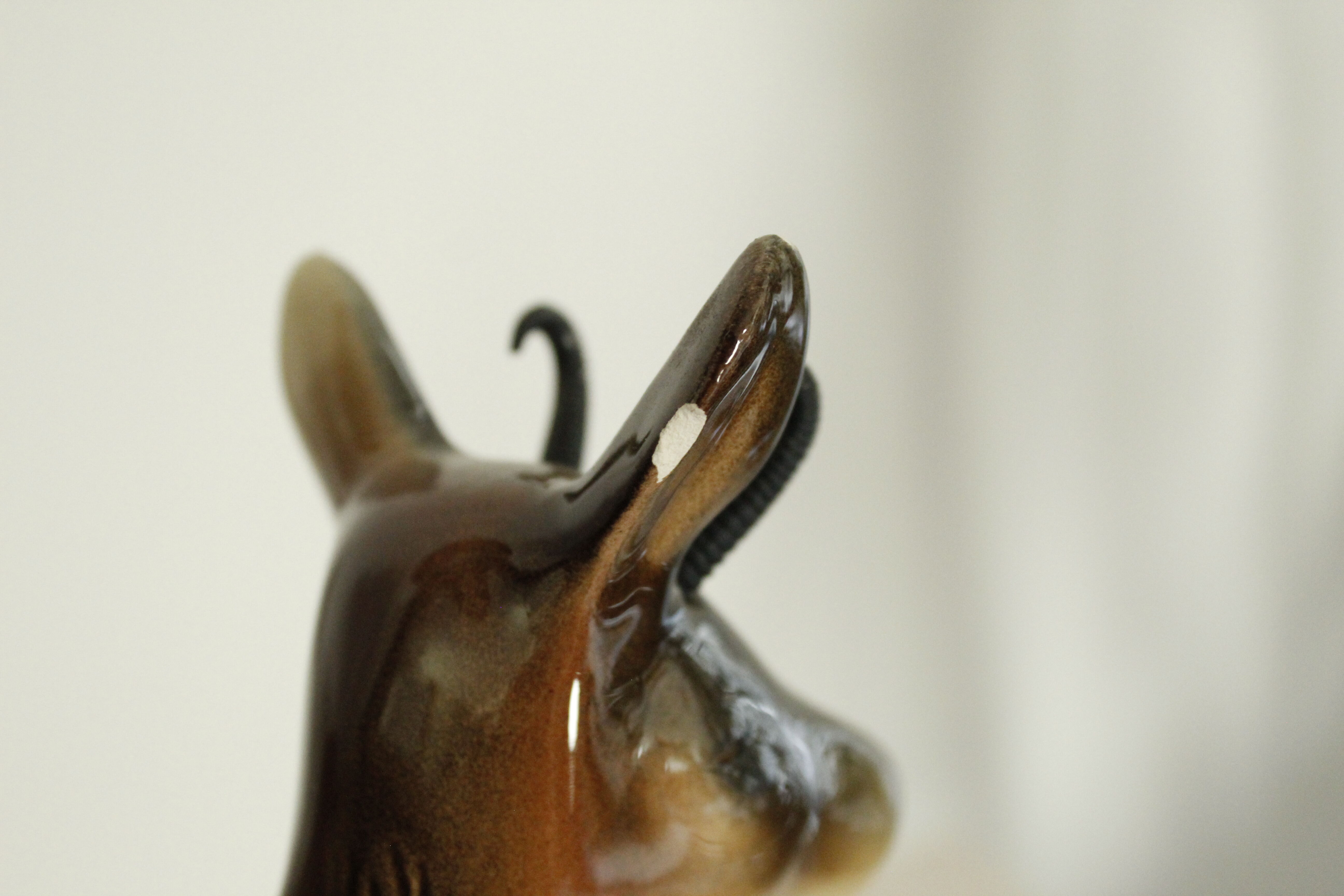 Large young chamois ceramic trinket
