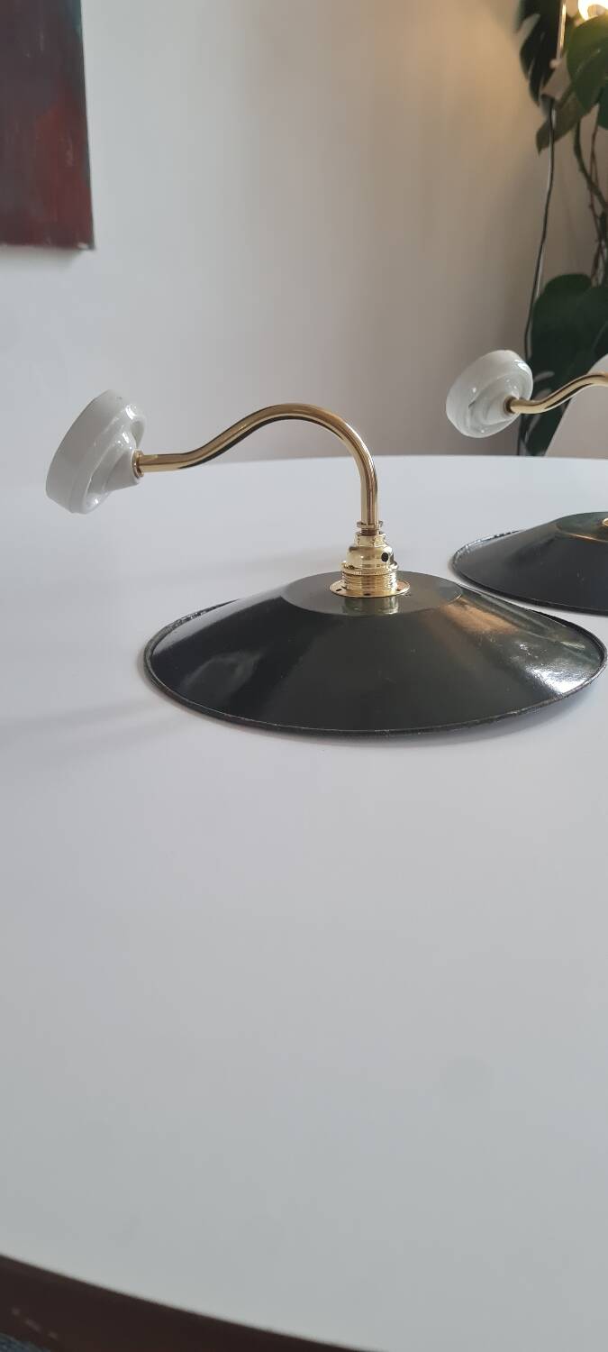 Paire d'appliques vintage en tôle émaillée